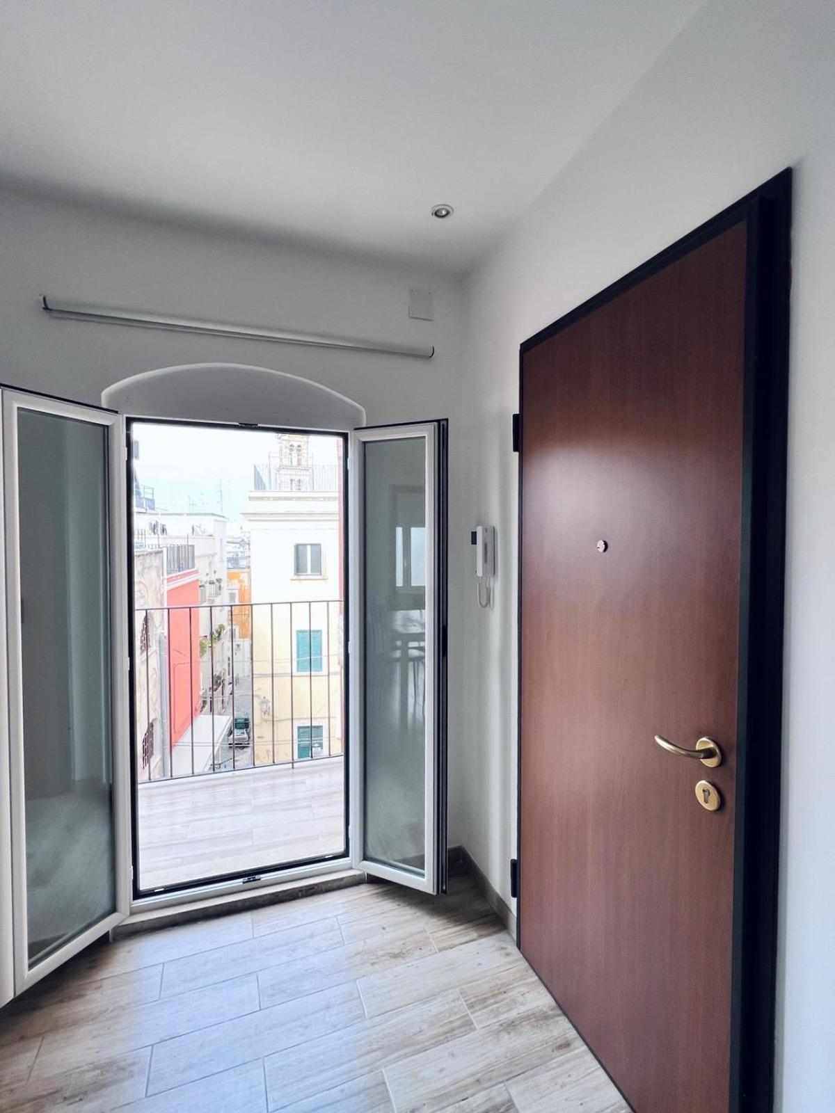 Macario Apartment In The Old Town Бари Экстерьер фото