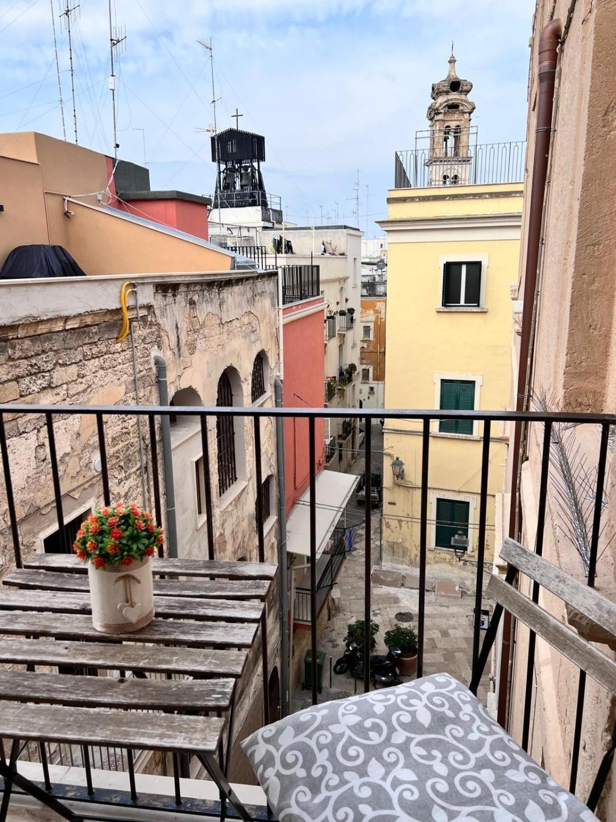 Macario Apartment In The Old Town Бари Экстерьер фото